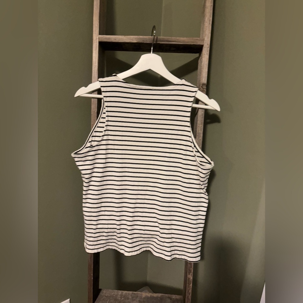 Cyrus Essentials Ribbed Tank - Picture 3 of 3